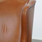 Stijlvolle En In Correcte Staat Verkerende Cognac Kleurige Rundleren Oorfauteuil In Engelse Stijl thumbnail 6