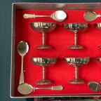 Vintage Set Van 6 Vlinder Coupes Met Bijpassende Lepels thumbnail 2