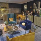 Petroleumblauwe Fauteuil Van Velours Met Hoge Rugleuning thumbnail 4