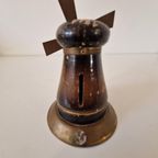 Antieke Spaarpot Molen Koper En Hout thumbnail 5