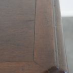 Stijlvolle Antieke Franse Bistro Tafel Met Een Sierlijke Goudkleurige Gietijzeren Poot thumbnail 7