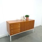 Fineer Dressoir Uit Zweden Met Wit Stalen Poten thumbnail 10