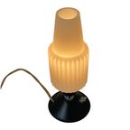 Ca. 1960 - Table Lamp With Ribbed Opaline Glass - Mounted On A Black Base thumbnail 5