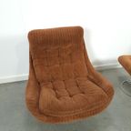 Draaifauteuil Met Bruine Ribstof En Hocker thumbnail 8