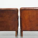 Karaktervolle Set Van 2 Schapenleren Fauteuils/ Armchairs Met Een Mooi Patina En Warme Kleuren thumbnail 2