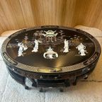 Chinese Salontafel Met Hout Snijwerk (Inclusief 6 Krukken) thumbnail 10