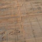 Brutalist Eettafel, Industrieel Steenschotten Blad En Metalen Onderstel thumbnail 7