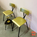 Set Vintage Gouden Stapelbare Schoolstoelen - 2 Stuks thumbnail 3