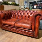 Engelse Bendic Chesterfield 2 Zits Bank In Oxblood Rood Volnerf Leer thumbnail 2