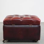 Rode Rundleren Vierkante Chesterfield Hocker/ Opberg Poef thumbnail 5
