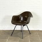 Charles & Ray Eames Dar Fiberglass Armchair Van Herman Miller thumbnail 2