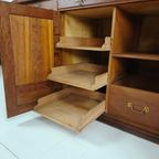 Zeldzaam 19e-eeuws Engels Arts & Crafts Eikenhouten Dressoir Van Pratt & Prince – Inlegwerk Met Zonnebloemmotie thumbnail 10