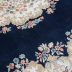 Groot Vintage Kirman Vloerkleed/ Tapijt Met Voornamelijk Donkerblauwe En Roze Kleuren thumbnail 3