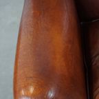 Comfortabele Vintage Engelse Stijl Schapenleren Oorfauteuil Met Een Prachtige Warme Kleurstelling thumbnail 8