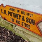 Lk Putney & Son Gestanst Tinnen Pijlbord "The Big Store" thumbnail 5