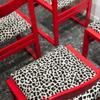 Vintage Rode Stoelen Met Panterstof thumbnail 4