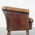Karaktervolle Schapenleren Clubfauteuil Met Een Luxe, Rustieke Uitstraling thumbnail 4