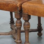 Set Van 2 Antieke Houten En Schapenleren Eetkamerstoelen Met Een Mooi Patina Uit Begin 1900 thumbnail 7