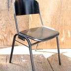 Alle Soorten Industrieel Vintage Zwarte Schoolstoelen thumbnail 10