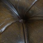 Mooie Vintage Engelse Rundleren Chesterfield Button Seat Fauteuil thumbnail 5