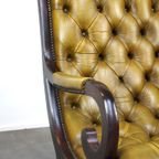 Sierlijke Rundleren Chesterfield Fauteuil Gecombineerd Met Hout thumbnail 11