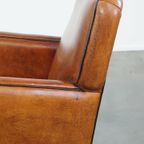 Comfortabele Armchair Gemaakt Van Schapenleer Met Een Mooie Afwerking En Prachtige Kleuren thumbnail 12