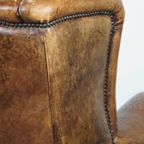 Grote, Karaktervolle En Comfortabele Vintage Engelse Stijl Schapenleren Oorfauteuil thumbnail 7