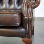 Prachtige Engelse Donkerbruine Rundleren Chesterfield Oorfauteuil Met Sierlijke Pootjes thumbnail 10