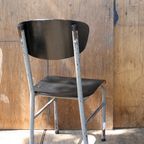 Alle Soorten Industrieel Vintage Zwarte Schoolstoelen thumbnail 13