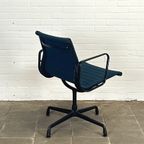 Vitra Ea 104 Designstoel – Draaibaar, Donkerblauw En Iconisch (Special Edition) thumbnail 5