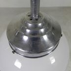 Oude Schoollamp Met Glazen Bol In Opaalglas, Jaren 30 thumbnail 12