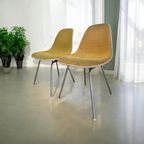 Set Van 2 Vintage Stoelen Eames Herman Miller :Opmaakproject thumbnail 2
