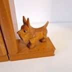 50's 2 Houten Boekensteunen Met Houtsnijwerk Hondjes Terrier thumbnail 4