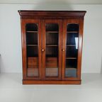 Mahoniehouten Boekenkast Met Drie Deuren thumbnail 19