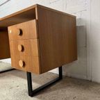 Vintage Bureau / Desk Met Zwart Stalen Frame thumbnail 5