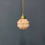 Roze Gemarmerd Glazen Hanglamp Met Messing Armatuur thumbnail 4