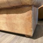 Stoere Industriële Vintage Chesterfield 3 Zits Bank In Vintage Naturel Camel Leer thumbnail 7