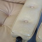 Leuke Set Zweedse Vintage Design Fauteuils Van G Möbel Cremé/ Beige Leer En Donker Hout thumbnail 4