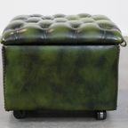 Groene Rundleren Chesterfield Hocker/ Opberg Poef Met Wieltjes thumbnail 2