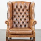 Klassieke Vintage Rundleren Engelse Chesterfield Oorfauteuil In Een Lichte Cognac Kleur thumbnail 4