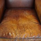 Comfortabele Vintage Engelse Stijl Schapenleren Oorfauteuil Met Een Prachtige Warme Kleurstelling thumbnail 7