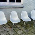 4 Vitra Eames Dsr Stoelen Wit/Verchroomd thumbnail 3