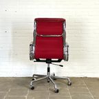 Vitra Ea 219 Bureaustoel In Rood Leer, Iconisch Vintage Eames Design thumbnail 6