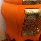 Oranje Ladekast Met Bladgoud Op De Lades thumbnail 5