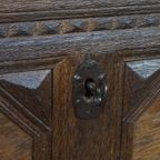 Prachtige Antieke En Unieke Kist/ Bank Uit De 17e Eeuw Met Mooi Houtsnijwerk, Charmante Details thumbnail 8