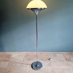 Modernistische Vloerlamp In Verchroomd Metaal En Wit Gesatin thumbnail 12