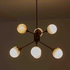 Mid-century Italiaanse Bollen Luster In Messing En Melkglas thumbnail 2