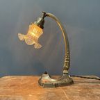 Franse Art Nouveau Tafellamp Met Transparante Glazen Kap thumbnail 4