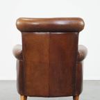 Prachtig Gekleurde En Comfortabele Schapenleren Armchair Met Een Mooi, Tijdloos Design thumbnail 5