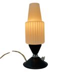 Ca. 1960 - Table Lamp With Ribbed Opaline Glass - Mounted On A Black Base thumbnail 3